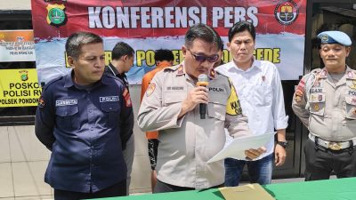 Polsek Pondok Gede melakukan konferensi pers penangkapan pemuda yang nekat membobol rumah di Bekasi. Foto : Ishal/Gobekasi.id