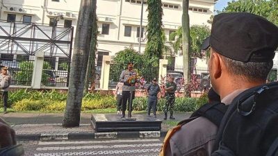 Apel Polres Metro Bekasi jelang pencoblosan Pemilu 2024.