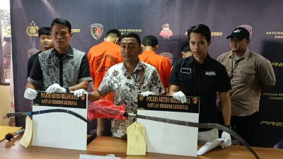 Polres Metro Bekasi Kota menangkap tiga pelaku tawuran yang menyebabkan satu orang meninggal dan satu orang luka berat yang terjadi di Jalan Perjuangan Baru, Bekasi Jaya, Bekasi Timur, Minggu (18/2/2024) lalu.