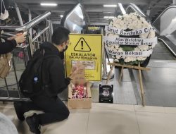 Mati 100 Hari, Warga Gelar ‘Doa Bersama’ Untuk Eskalator di Stasiun Bekasi