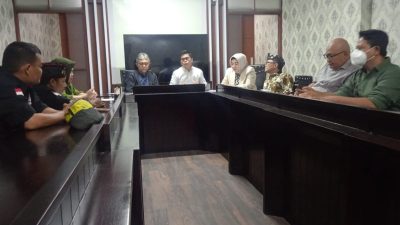 Komisi IV DPRD Kota Bekasi saat audensi dengan IPSI Kota Bekasi versi Rahmat Malik. Foto: Ist