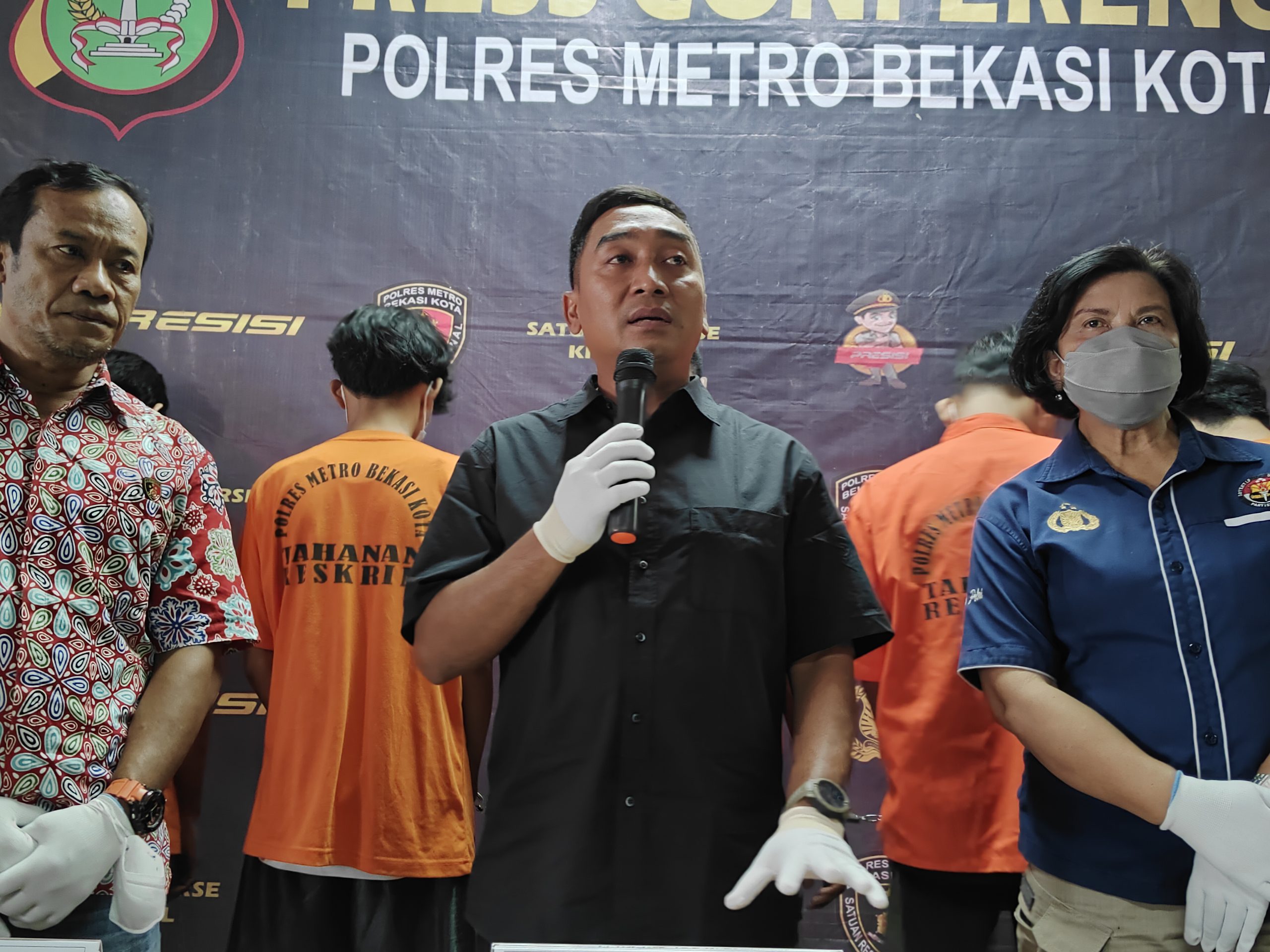 Polres Metro Bekasi Kota menangkap sembilan dari ratusan orang yang terlibat tawuran di Bojong Menteng. Foto: Ist