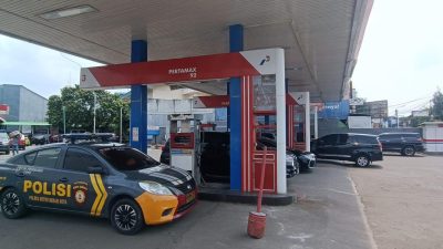 Kondisi SPBU 34-17106 yang terletak di Jalan Ir H Juanda, Kota Bekasi. SPBU tersebut tutup usai kejadian Pertalite tercampur air pada Senin (25/3/2024) malam.