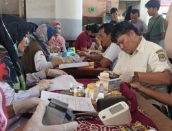 Ratusan Awak Bus Ikuti Cek Kesehatan di Terminal Induk Bekasi Kota Jelang Puncak Arus Mudik
