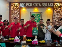 Ketua DPC PDIP Kota Bekasi Ambil Formulir Pendaftaran Bacalon Wali Kota Lewat PKB