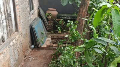 Lokasi TKP penemuan mayat bocah perempuan yang dikubur dalam karung di galian lubang. Foto: Ishal/Gobekasi.id
