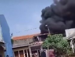 Toko Ban di Medan Satria Habis Terbakar, Diduga Berawal dari Orang Membakar Sampah
