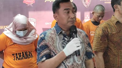 Kasat Reskrim Polres Metro Bekasi Kota AKBP Muhammad Firdaus saat mengungkap kasus pencurian kendaraan bermotor. Foto: Gobekasi.id