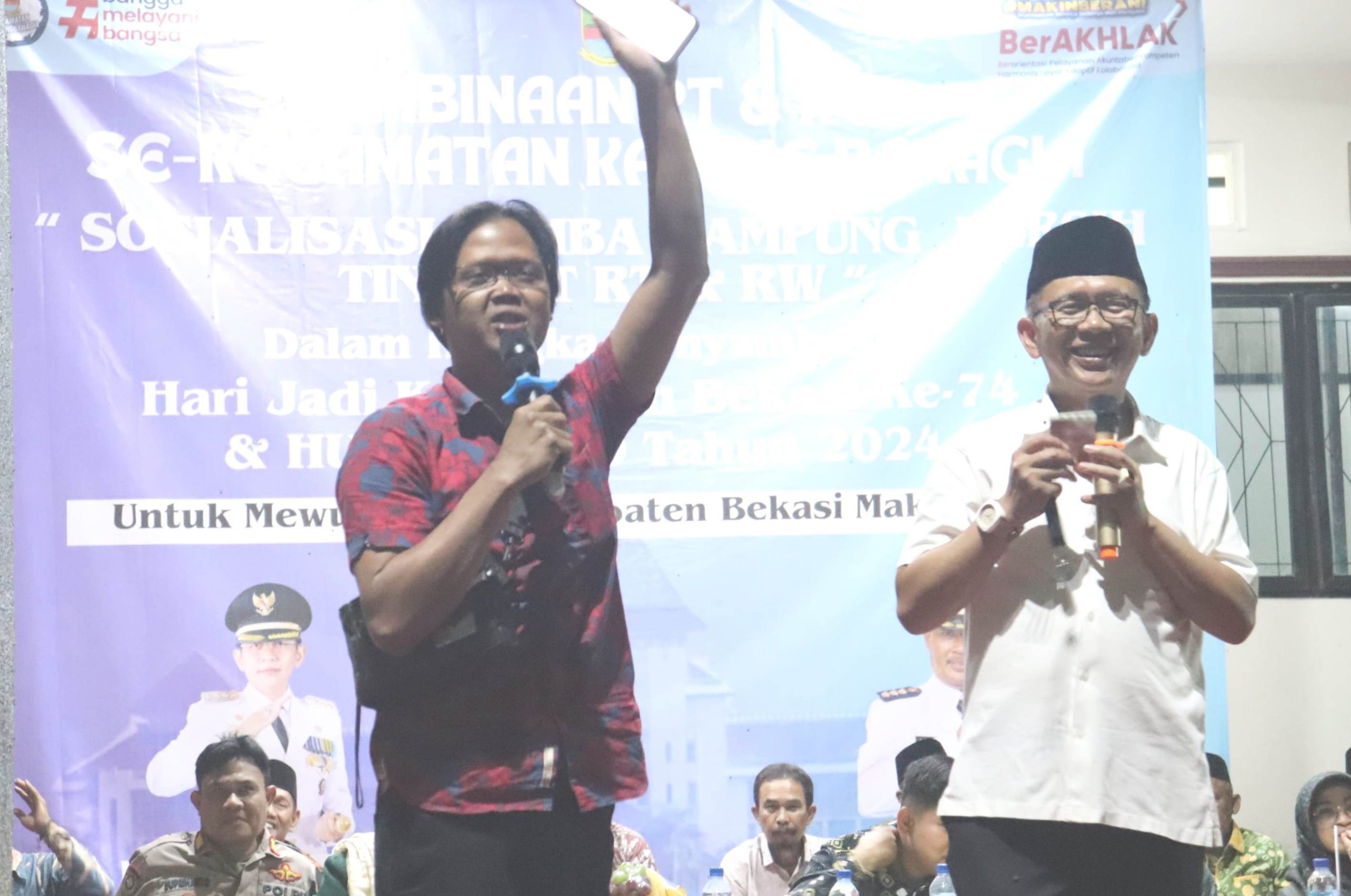 Pj Bupati Bekasi Dani Ramdan menghadiri Sosialisasi Lomba Kampung Bersih (LKB) Makin Berani, di Halaman Kantor Kecamatan Karangbahagia,
