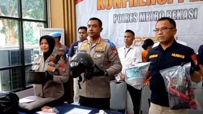 Polres Metro Bekasi menangkap tiga pelaku pembunuhan terhadap Asep Saepudin