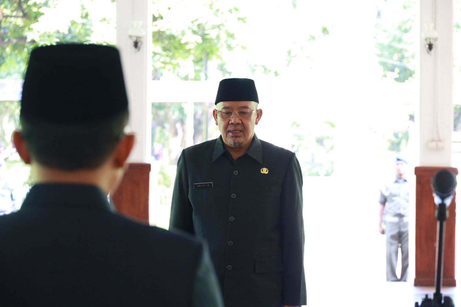 Pj. Wali Kota Bekasi, Gani Muhamad lakukan pelantikan dan pengambilan sumpah/janji pejabat pimpinan tinggi pratama (esselon II) di Lingkungan Pemerintah Kota Bekasi bertempat di Pendopo Wali Kota Bekasi. Foto: Ist