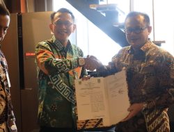 Pemkab Bekasi Serahkan Aset Wilayah Layanan Perumda Tirta Bhagasasi Pada Pemkot Bekasi