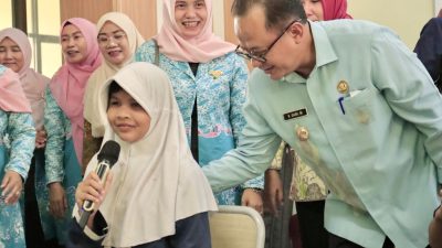 Kunjungan kerja Pj Wali Kota Bekasi Gani Munamad didampingi Istri Pj TP PKK Kota Bekasi Yola Kusuma Wulandari ke SLB Patriot Kota Bekasi