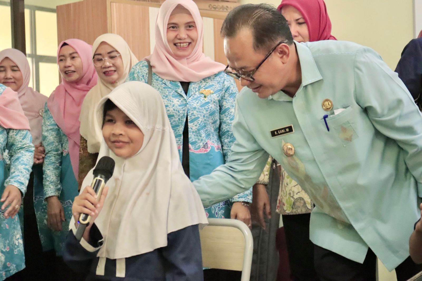 Kunjungan kerja Pj Wali Kota Bekasi Gani Munamad didampingi Istri Pj TP PKK Kota Bekasi Yola Kusuma Wulandari ke SLB Patriot Kota Bekasi