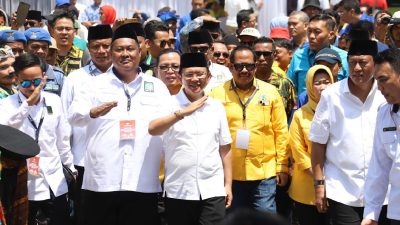 Bacalon Bupati dan Wakil Bupati Dani Ramdan - H Romli saat melakukan pendaftaran ke KPU Kabupaten Bekasi. Foto: Ist