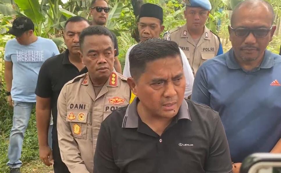 Kapolda Metro Jaya Irjen Karyoto mendatangi lokasi penemuan 7 jenazah remaja laki - laki di Kali Bekasi. Foto: Ist