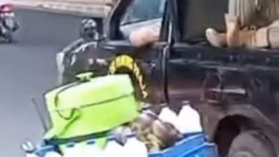 tangkapan layar video oknum satpol pp kota bekasi pungli