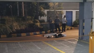 BREAKING NEWS: Seorang Pria Tewas Terjatuh Dari Gedung Parkir Mall di Bekasi