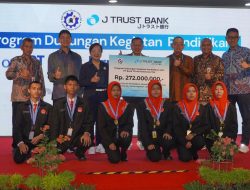 Dukung Pendidikan Vokasi, J Trust Bank Berikan Bantuan Pendidikan Kepada SMK Mitra Industri MM2100