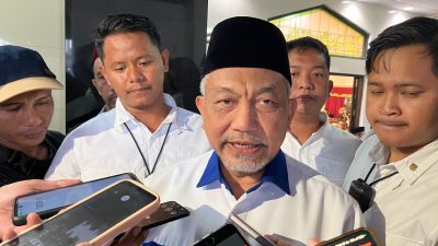 Calon Gubernur Jawa Barat Ahmad Syaikhu usai menghadiri deklarasi dan dukungan Laskar BKMB Bhagasasi di Islamic Center KH Noer Ali, Kota Bekasi, Jumat (25/10/2024). Foto: Ist