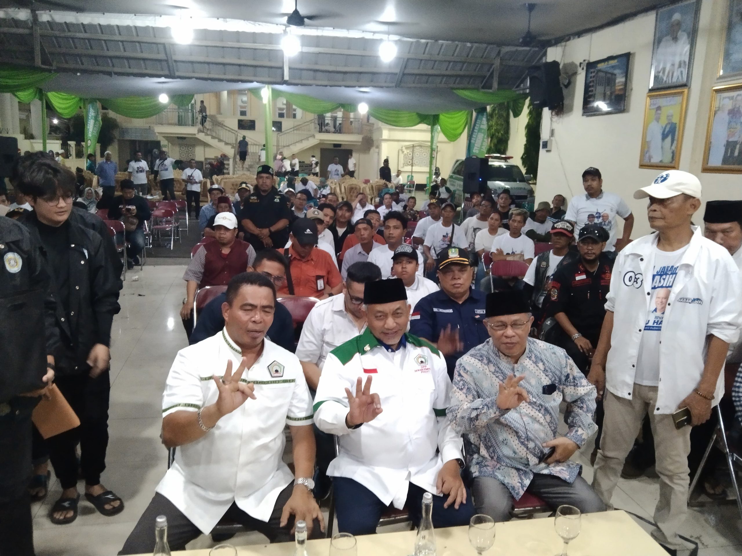 Frount Pemuda Muslim Maluku beri dukungan untuk Paslon ASIH di Pilgub Jabar 2024. Foto: Ist