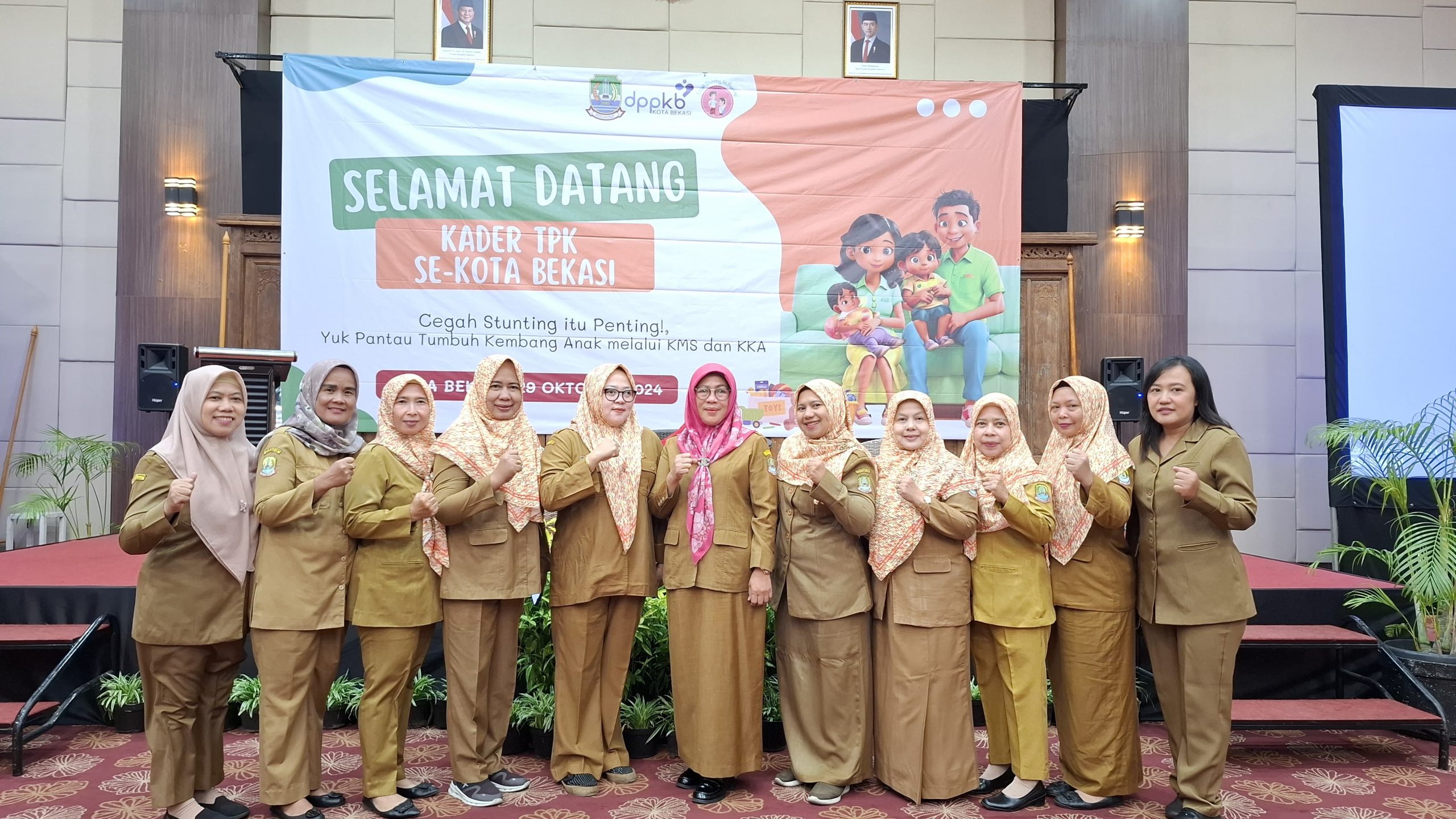 Dinas Pengendalian Penduduk dan Keluarga Berencana (DPPKB) Kota Bekasi mengadakan orientasi penggunaan Kartu Menuju Sehat (KMS) dan Kartu Kembang Anak (KKA) bagi kader se-Kota Bekasi bertempat di Hotel Merapi Merbabu Kota Bekasi, Selasa (29/10/2024).