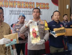 Polis Tangkap Kurir Narkoba di Bekasi, Barang Bukti 4,5 Kg Sabu dan 3,5 Kg Ganja