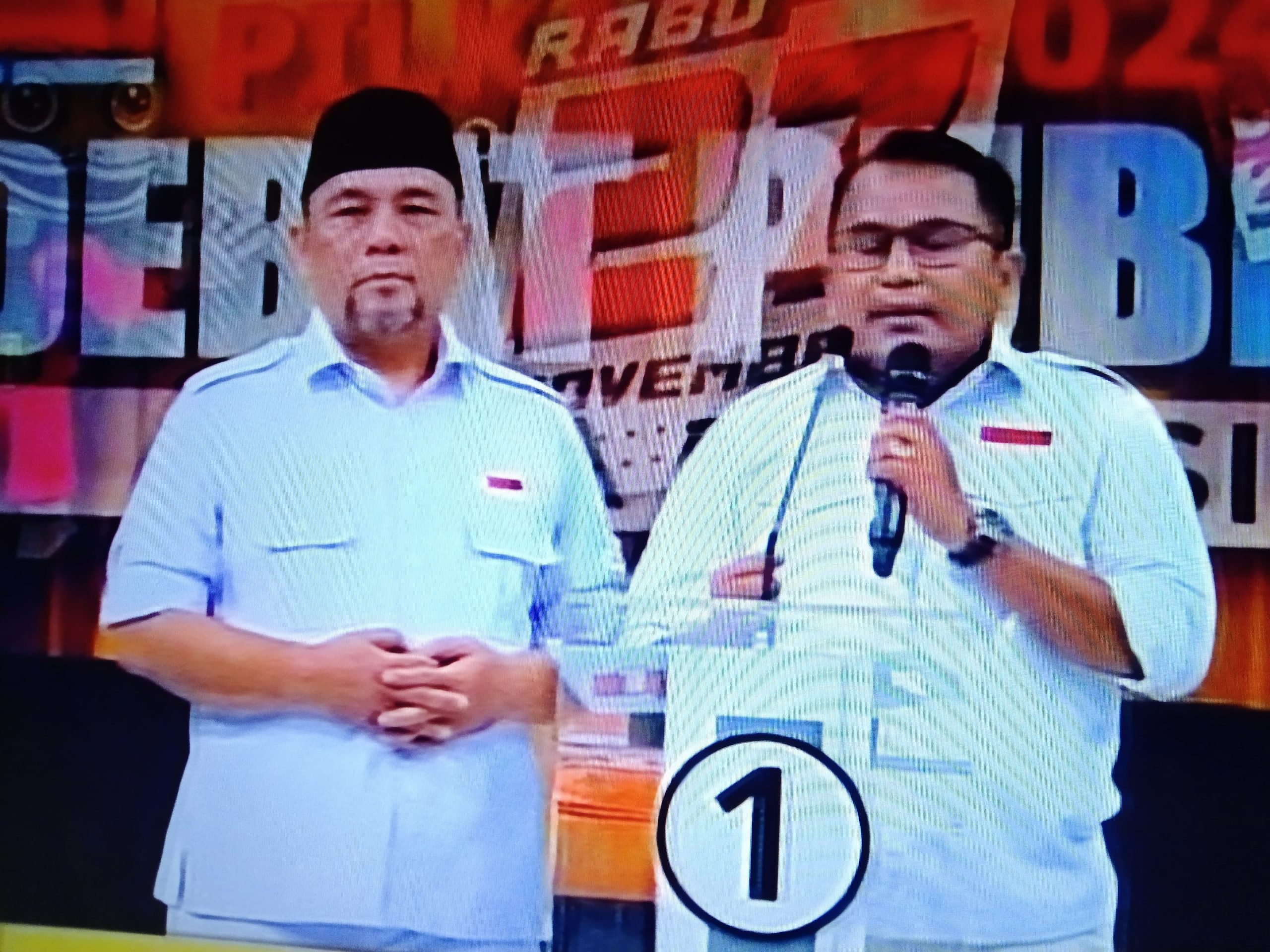 Paslon nomor urut 01, Heri Koswara - Sholihi di depab kandidat yang disiarkan langsung Kompas TV