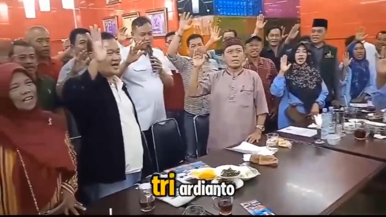 Tangkapam layar video pernyataan dukungan RW di Bekasi Utara kepada Paslon Tri Adhoanto - Harris Bobihoe.