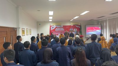 Lima pelatih tersohor asal Korea Selatan berbagi pengalaman olahraga di Kampus Unisma Bekasi. Foto: Ist