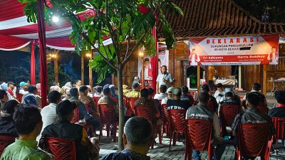 Kelompok pemuda yang tergabung dalam relawan Bekasi 43 resmi mendeklarasikan dukungan untuk pasangan calon (paslon) nomor urut 3, Tri Adhianto dan Abdul Harris Bobihoe, dalam Pilkada Kota Bekasi 2024.