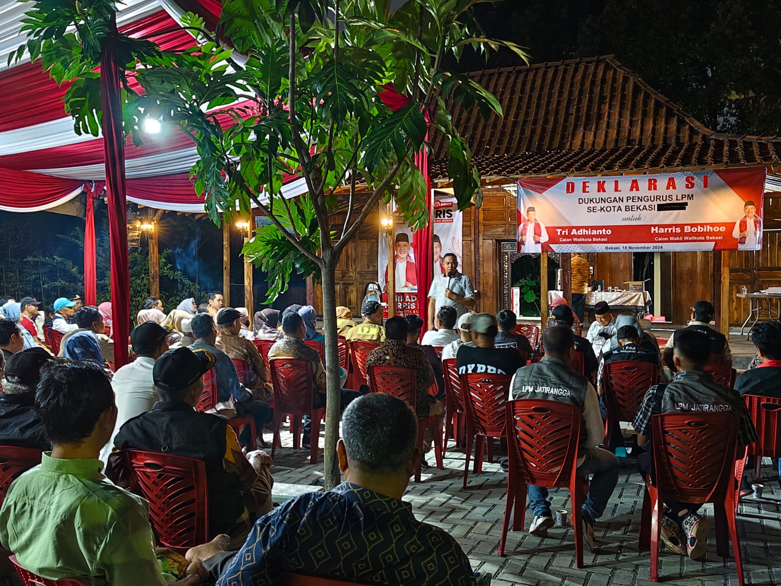 Kelompok pemuda yang tergabung dalam relawan Bekasi 43 resmi mendeklarasikan dukungan untuk pasangan calon (paslon) nomor urut 3, Tri Adhianto dan Abdul Harris Bobihoe, dalam Pilkada Kota Bekasi 2024.