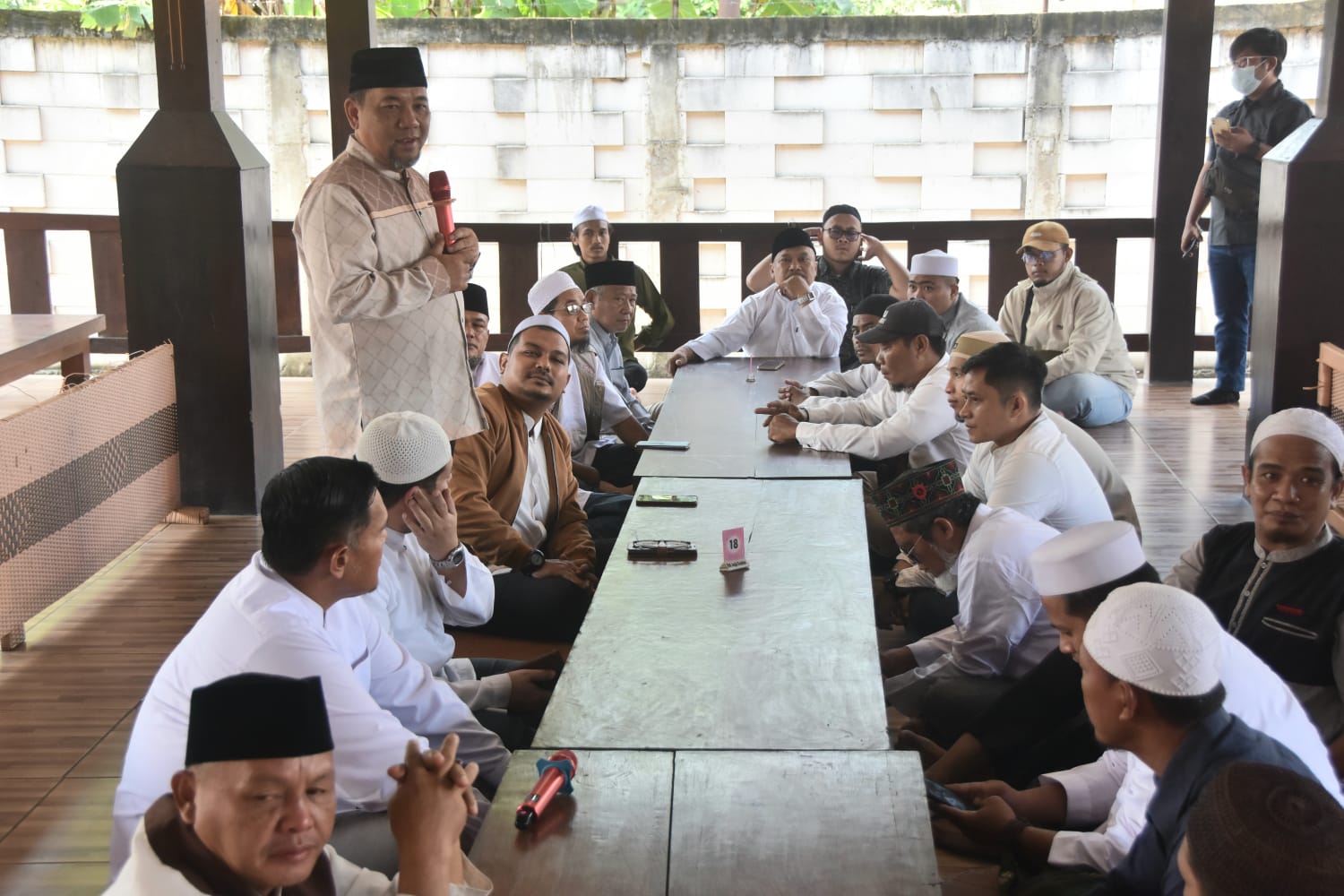 Paslon Heri - Sholihin dapat dukungan dari Habib Muda untuk Pilkada Kota Bekasi 2024. Foto: Ist