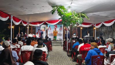 Ketua Dewan Dakwah Islam Indonesia (DDII) Kota Bekasi, Ustaz Salimin Dhani, mengajak masyarakat Kota Bekasi untuk mendukung pasangan calon (paslon) Tri Adhianto-Abdul Harris Bobihoe (Paslon Ridho) dalam Pemilihan Kepala Daerah (Pilkada) serentak 2024.