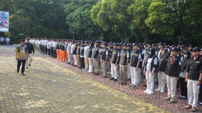 Pj Wali Kota Bekasi Raden Gani Muhamad memimpin Apel Siaga. Foto: Ist