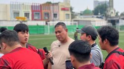 Ketua KONI Kota Bekasi Tri Adhianto saat mendampingi Pelatih Korsel. Foto: Ist