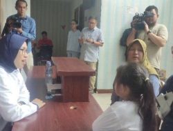 Minta Kejelasan, Keluarga Korban Kebakaran Pabrik di Bekasi Datangi Pos DVI Ante Mortem RS Polri