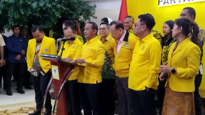 Foto: Ketum Partai Golkar Bahlil Lahadalia di DPP Partai Golkar Kamis (7/11/2024) (Kurniawan Fadilah/detikcom)