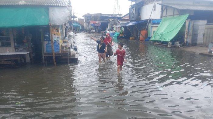 Banjir Rob di Muara Gembong