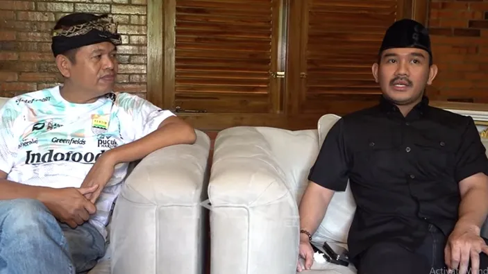 Cagub Jabar Dedi Mulyadi bersama dengan Cabup Bekasi Terpilih Ade Kuswara Kunang. Foto: Tangkapan layar kanal youtube Dedi Mulyadi