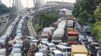 Kemacetan di Jalan Ahmad Yani Kota Bekasi
