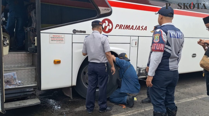 Pemeriksaan Kelaiakan Bus di Terminal Induk Bekasi Jelang Nataru