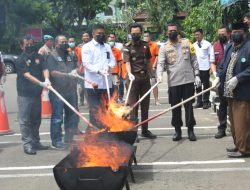 Polres Metro Bekasi Musnahkan 4,4 Kg Sabu dan 6,4 Kg Ganja, 4 Pengedar Ditahan