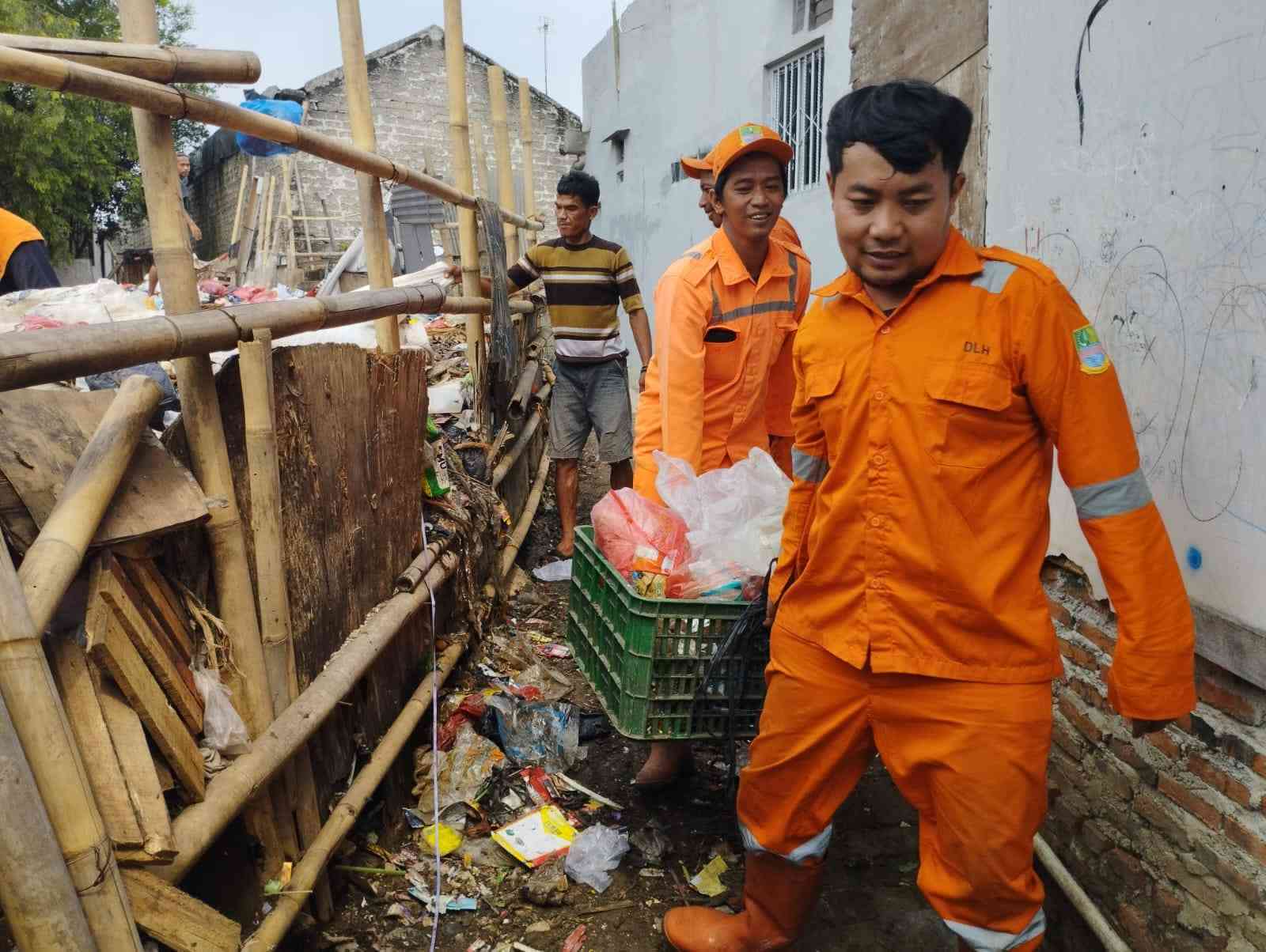 Petugas Kebersihan Kabupaten Bekasi