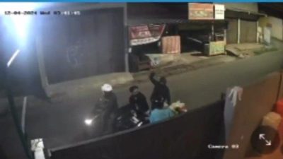 Rekaman CCTV tukang sayur dibegal