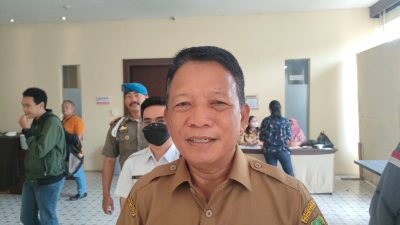 Sekretaris Daerah Kota Bekasi saat membuka rapat pleno terbuka tingkat kota hasil Pilkada 2024