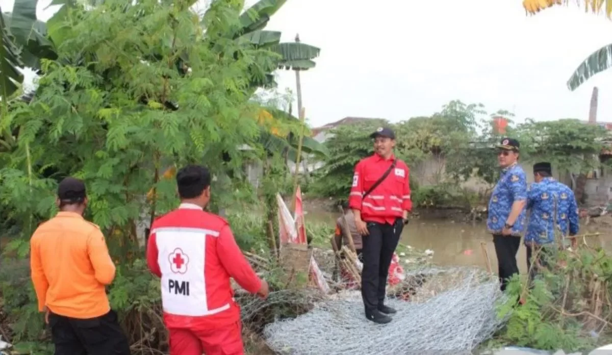 Tanggul Jebol Kali Cikarang mulai diperbaiki