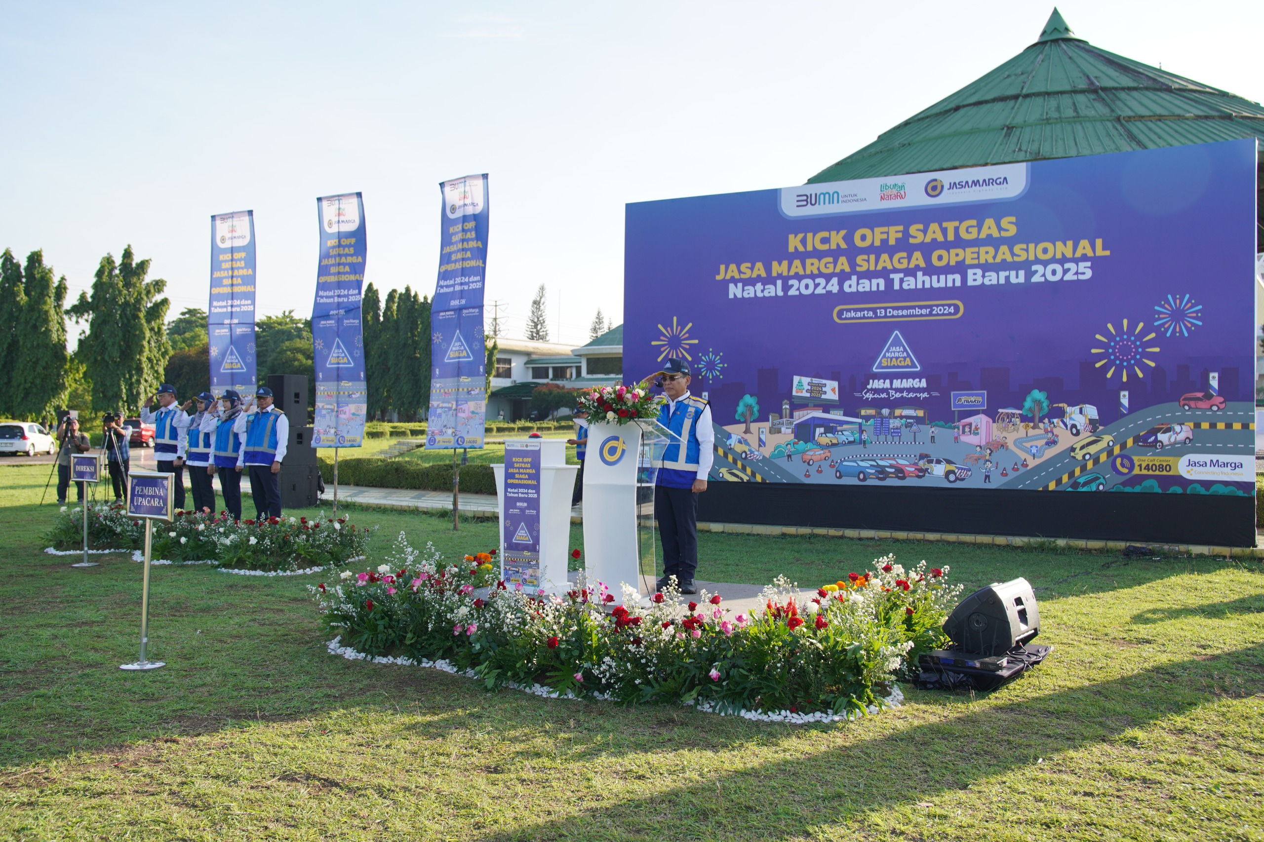 PT Jasa Marga (Persero) Tbk menggelar acara Kick Off Jasa Marga Siaga Natal 2024 dan Tahun Baru 2025 (Nataru 2024/2025) untuk memastikan kesiapan optimal dalam melayani pengguna jalan tol selama libur panjang.