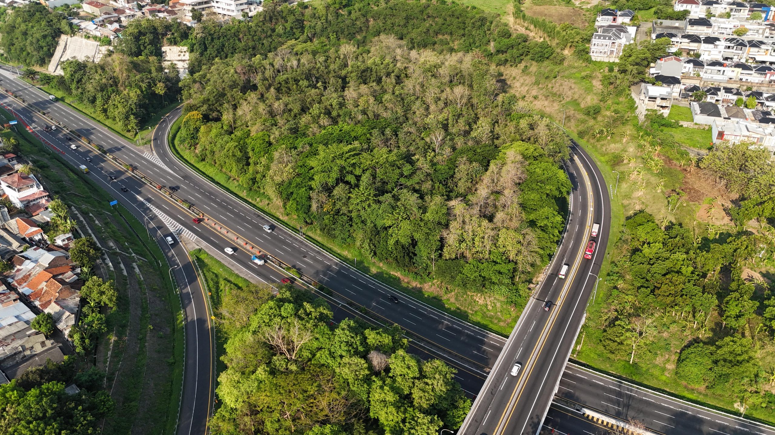 Penampakan Ruas Tol Transjawa siap dilalui pengemudi saat libur Nataru. Foto: Ist