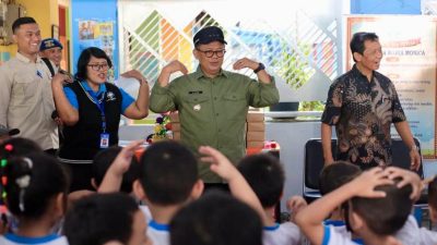 Pj. Wali Kota Bekasi, Gani Muhamad, di TK Santa Monica, Bekasi Timur, pada Jumat (14/12/2024).